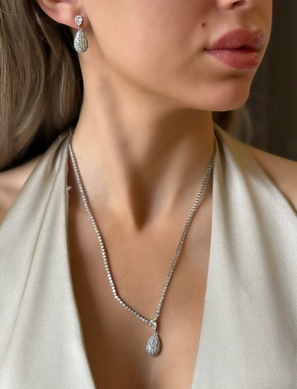 Zirkon Kolye & Küpe Seti