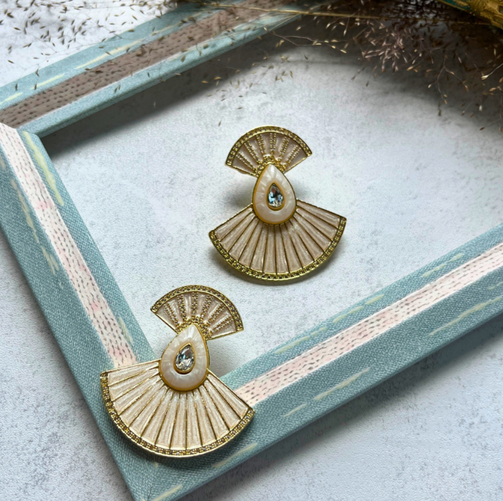 Yelpaze Formlu Zirkon Taşlı Küpe