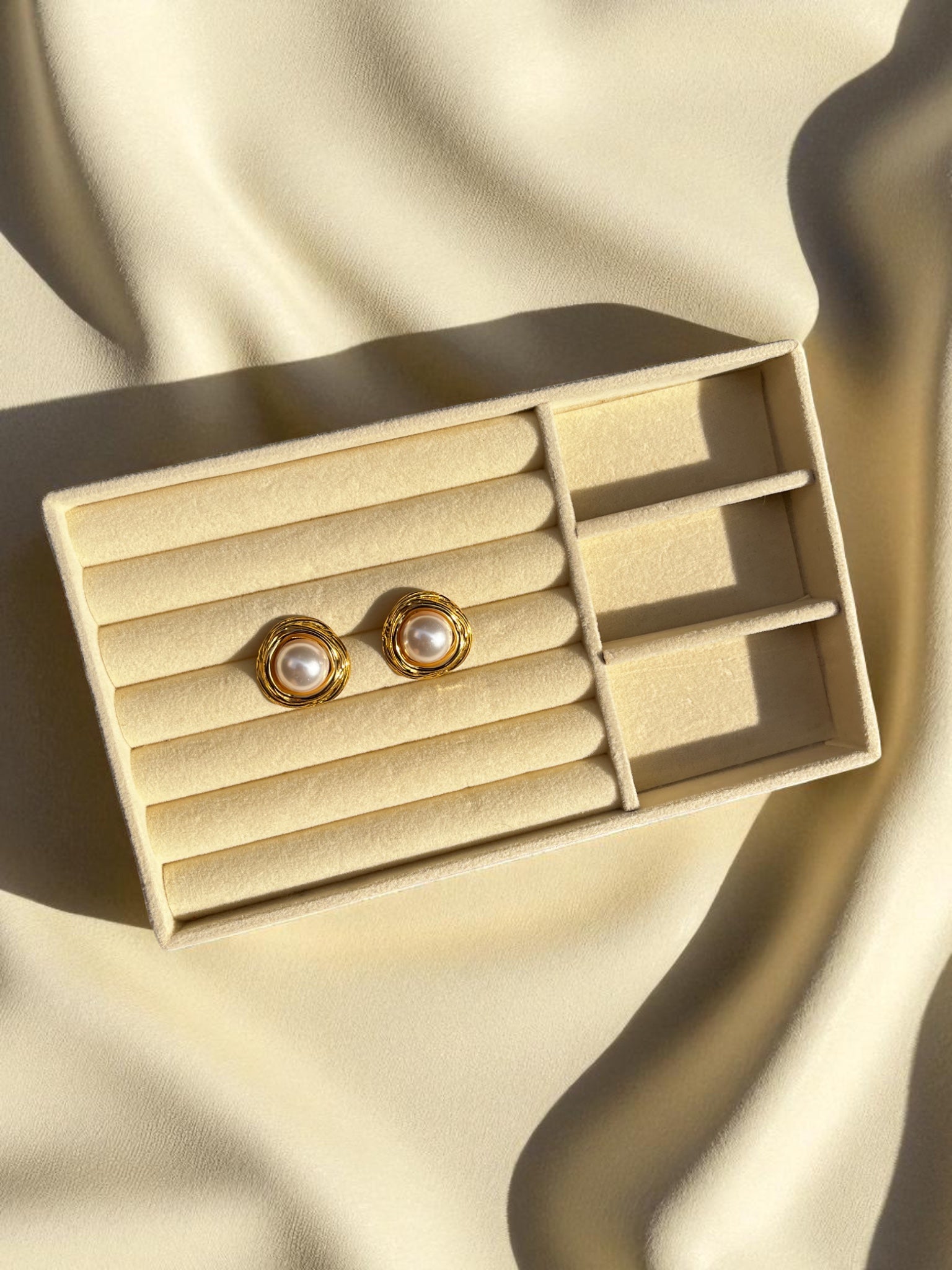 Çelik İncili Küpe