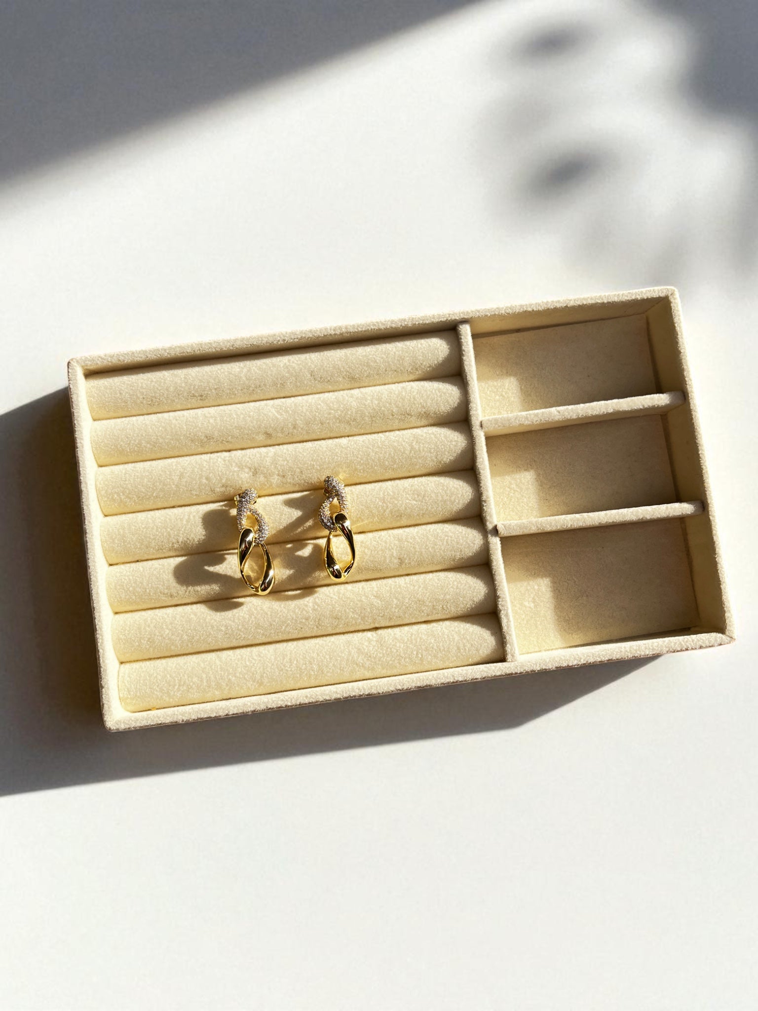 Özel Seri Zirkon Taşlı Zincir Model Minimal Küpe