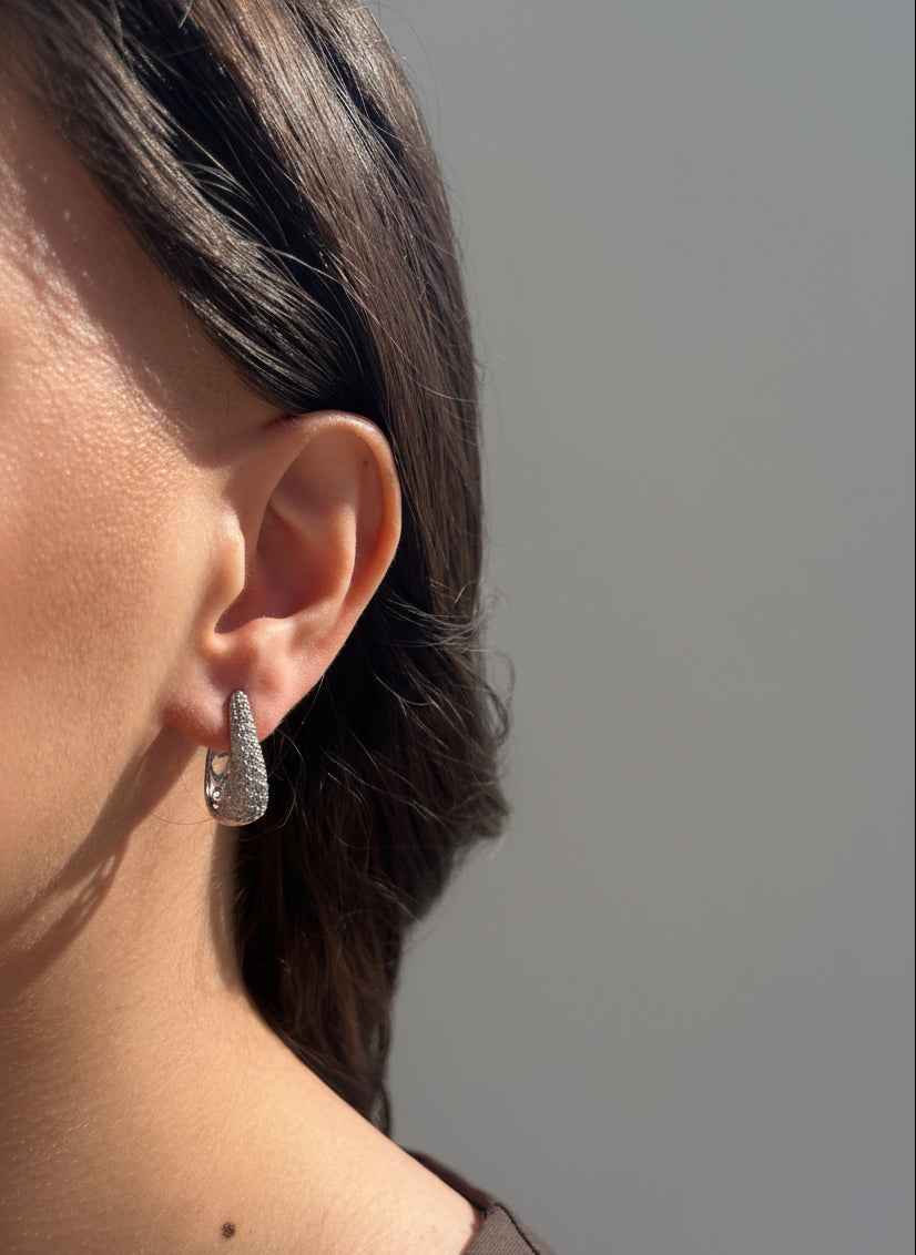 Gümüş Zirkon Taşlı Minimal Küpe