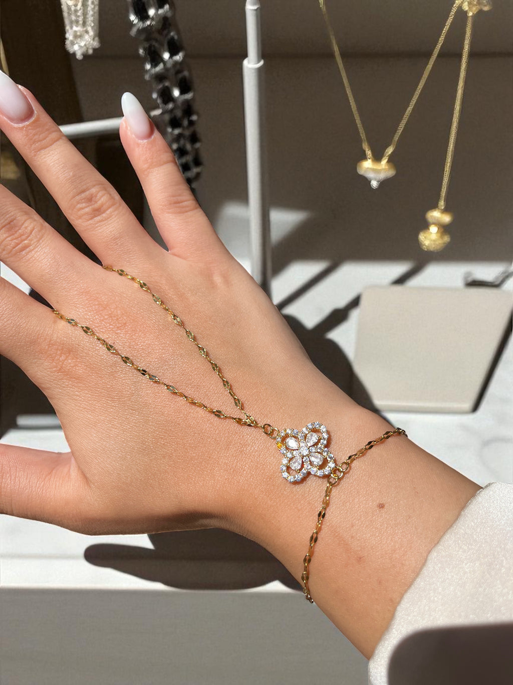 Çelik Yonca Model Şahmeran