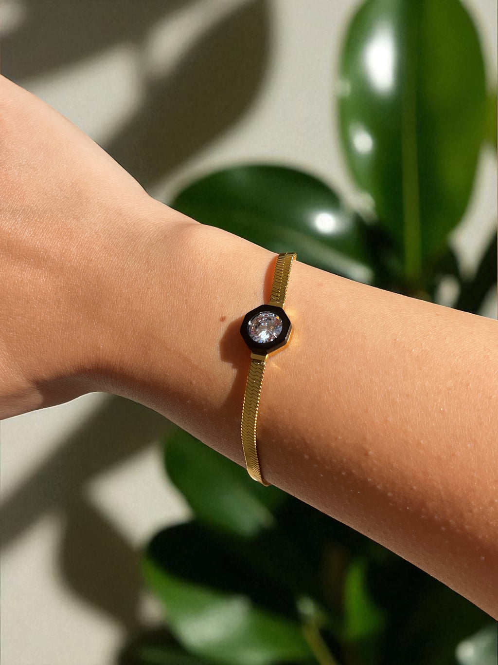 Tek Taş ve Gold Mineli Balık Sırtı Zincir Model Bileklik