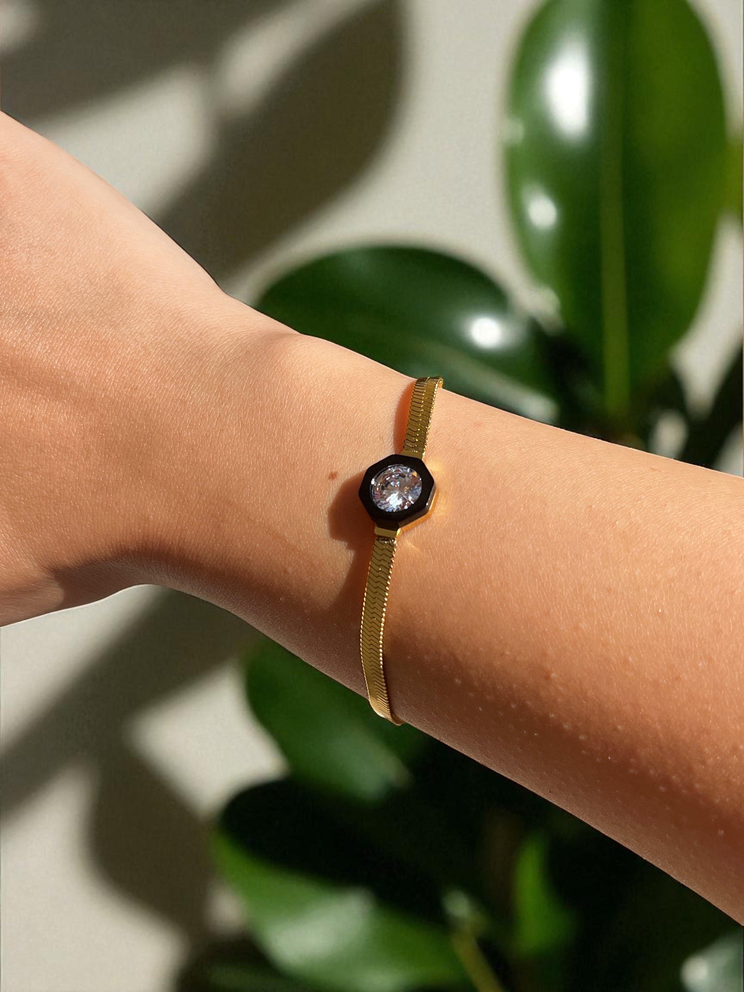 Tek Taş ve Gold Mineli Balık Sırtı Zincir Model Bileklik