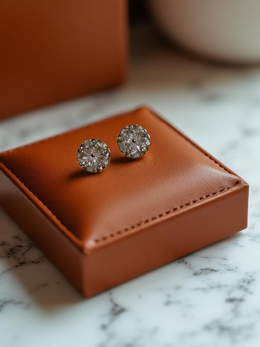 Gold Zirkon Taş Detaylı Zarif Küpe