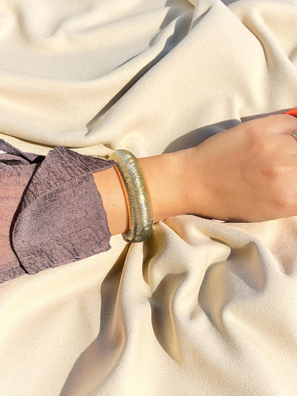 Altın Kaplama Aurora Model Kelepçe Bileklik