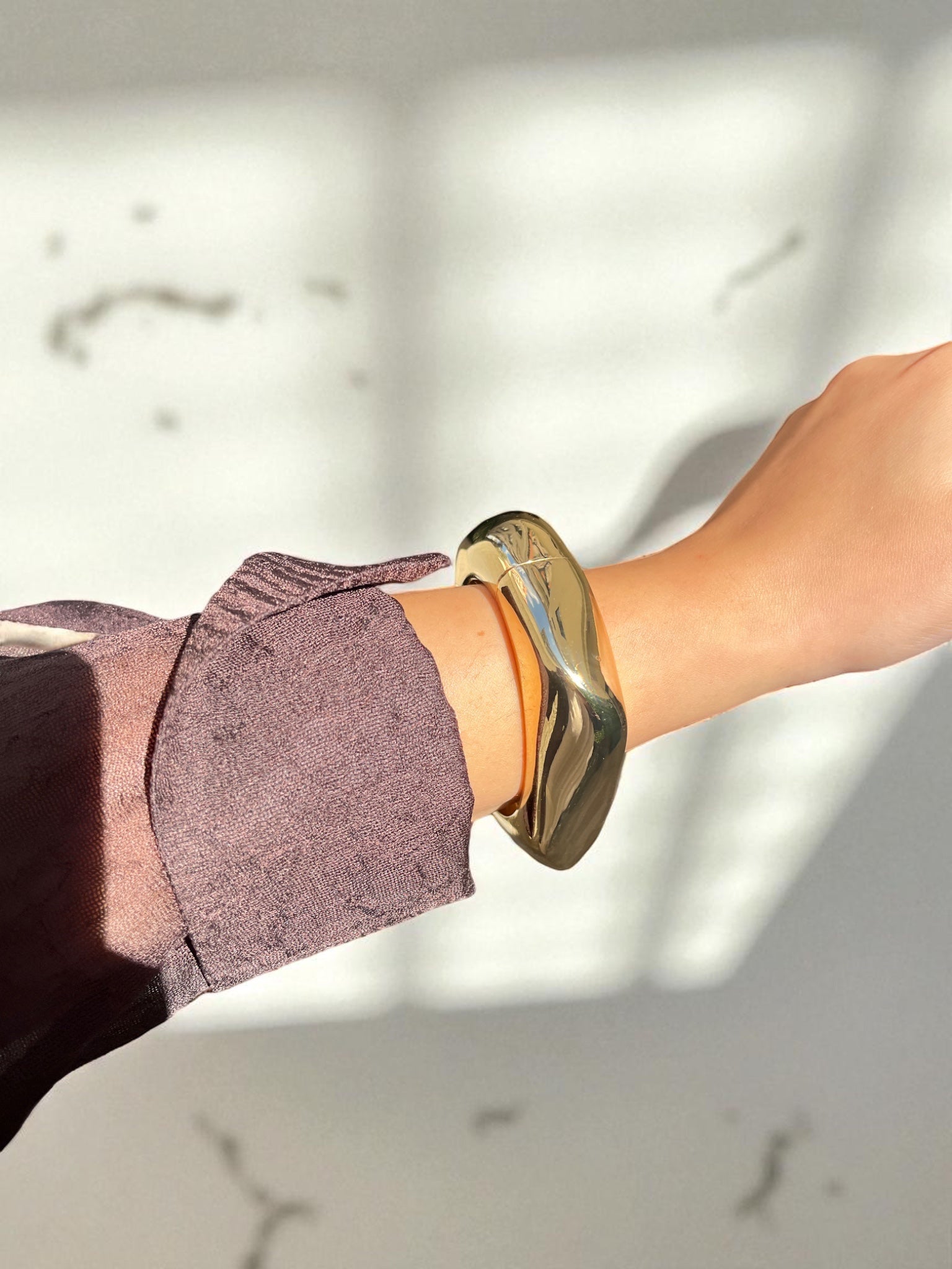 Özel Seri Gold Asimetrik Kelepçe Bileklik