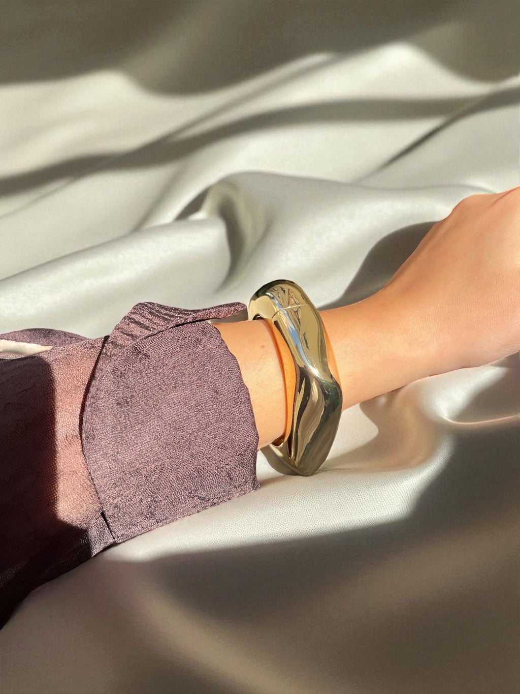 Özel Seri Gold Asimetrik Kelepçe Bileklik