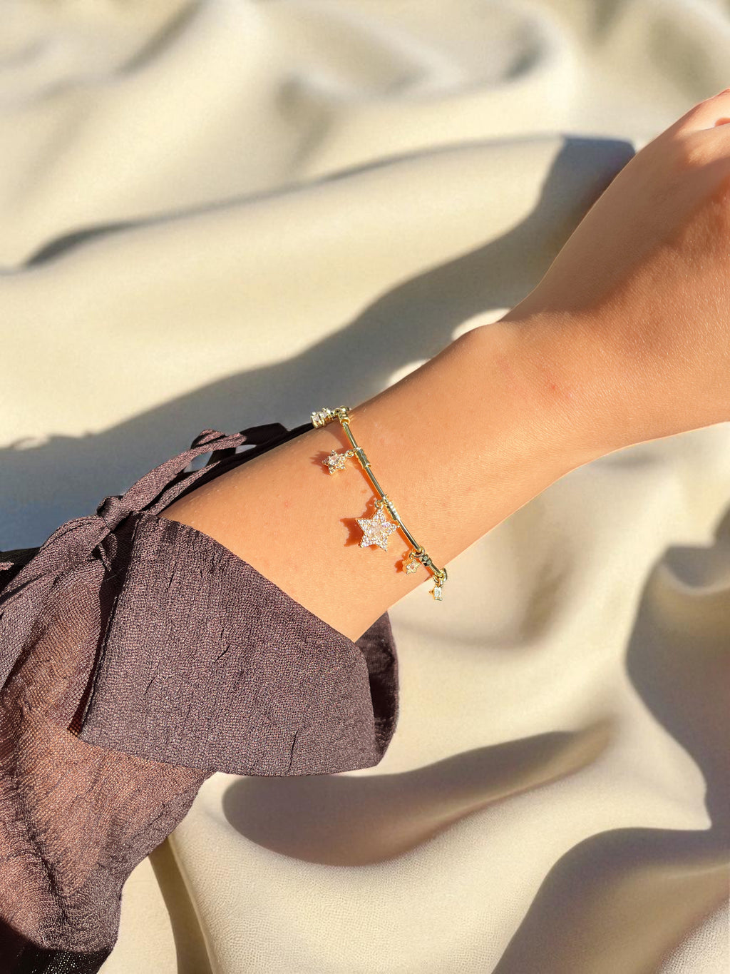 Gold Yıldız Charmlı Yarım Ay Bilezik